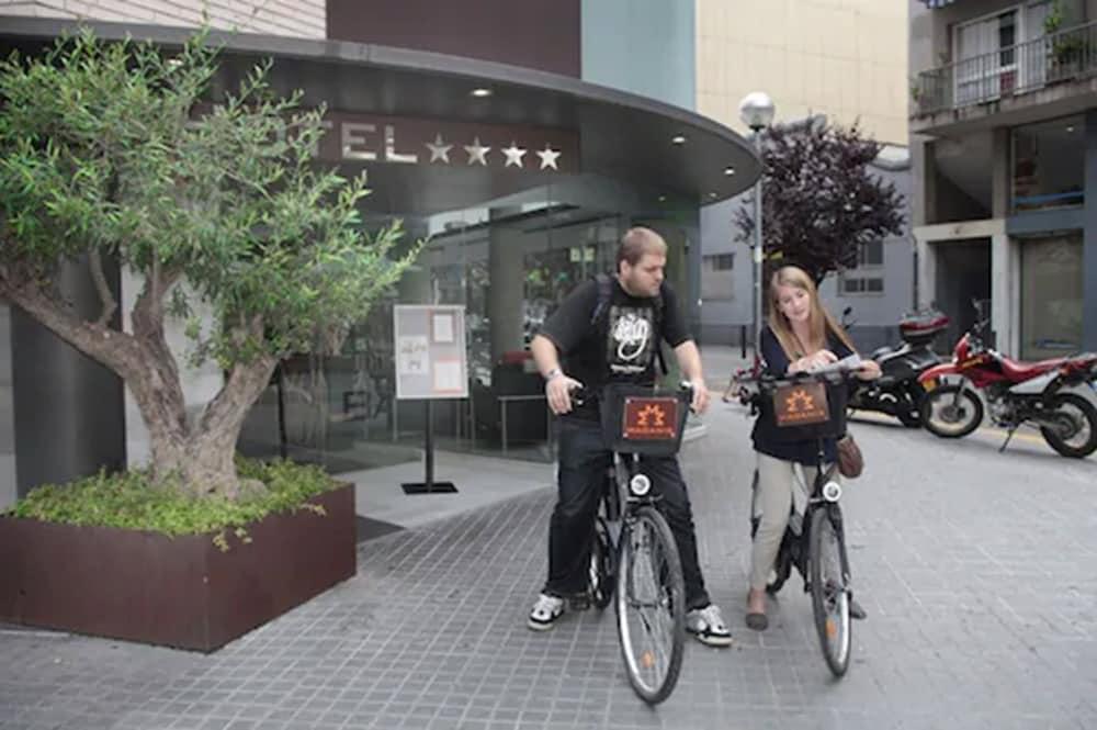 Hotel Madanis Liceo L'Hospitalet de Llobregat Eksteriør billede